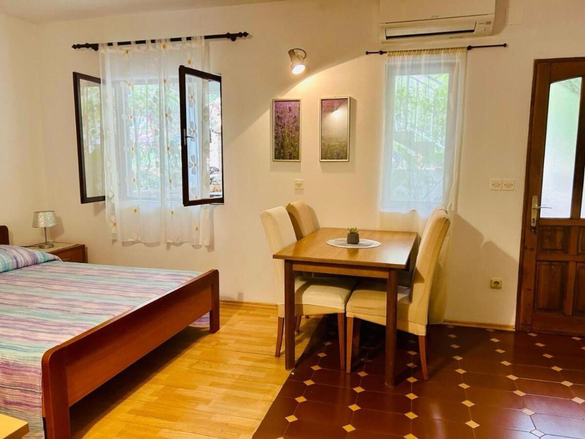 Apartments Matkov - Quite And Peaceful Location 耶尔萨 外观 照片